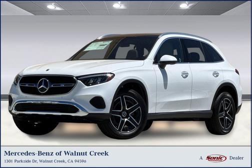 MANUFAKTUR Moonlight White Metallic 2026 Mercedes-Benz GLC 300 4MATIC