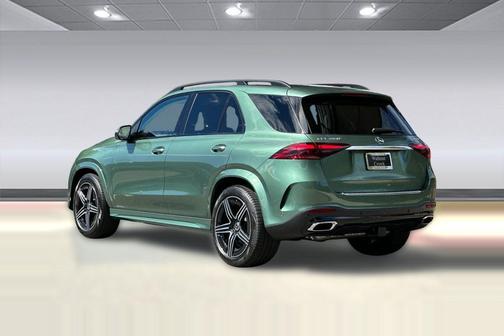 MANUFAKTUR Ireland Mid Green Metallic 2026 Mercedes-Benz GLE 450 4MATIC