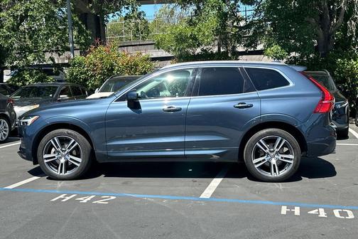 Denim Blue Metallic 2021 Volvo XC60 T5 Momentum