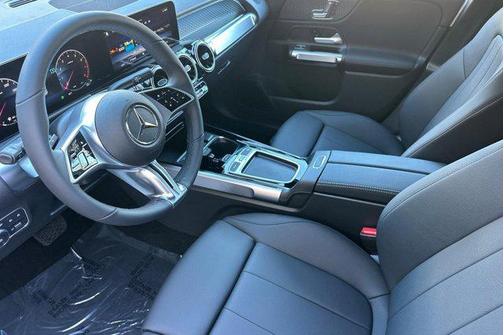 Polar White 2026 Mercedes-Benz GLB 250 Base