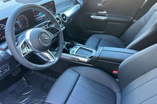 Polar White 2026 Mercedes-Benz GLB 250 Base