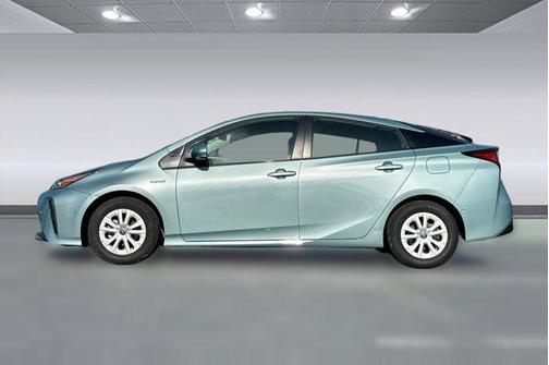 2022 Toyota Prius LE