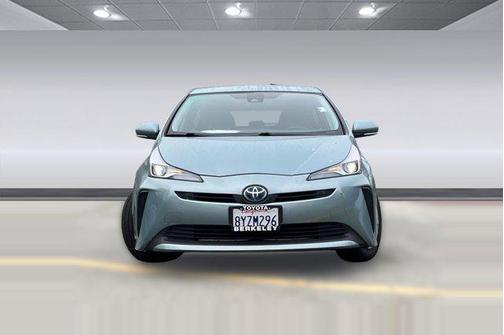 2022 Toyota Prius LE