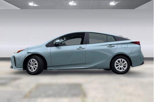 2022 Toyota Prius LE