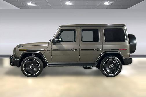 MANUFAKTUR Dark Olive Green Magno 2026 Mercedes-Benz AMG G 63 AMG G 63