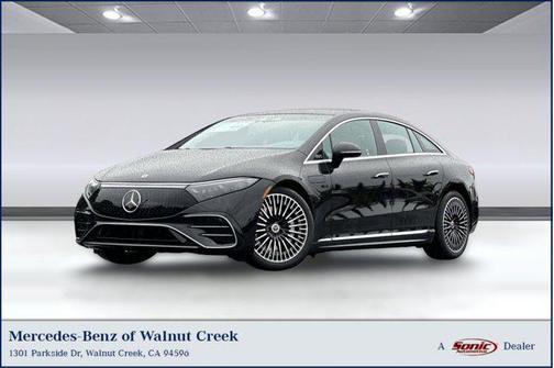 Solid colour plain black 2026 Mercedes-Benz EQS 580 4MATIC
