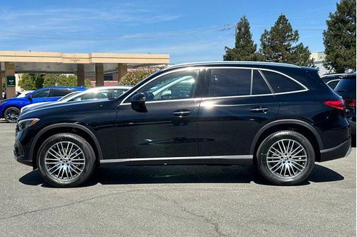 2026 Mercedes-Benz GLC 300 4MATIC