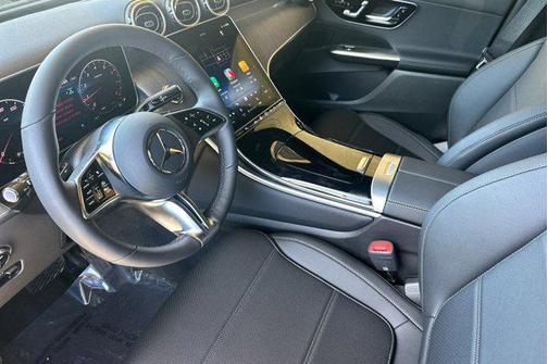 2026 Mercedes-Benz GLC 300 4MATIC