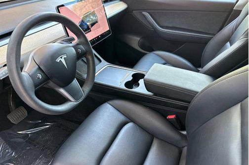 2022 Tesla Model Y Long Range Dual Motor All-Wheel Drive