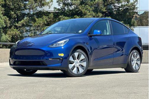 2022 Tesla Model Y Long Range Dual Motor All-Wheel Drive