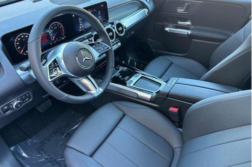 Polar White 2026 Mercedes-Benz GLB 250 Base