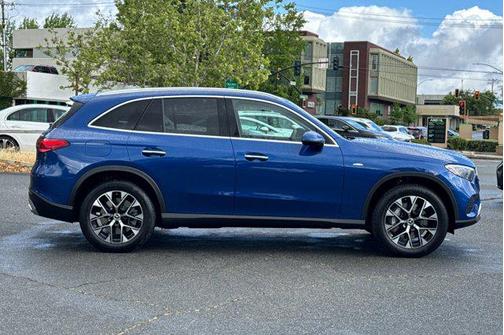 2025 Mercedes-Benz GLC 350e Base