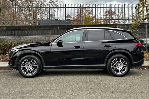 2025 Mercedes-Benz GLC 300 Base