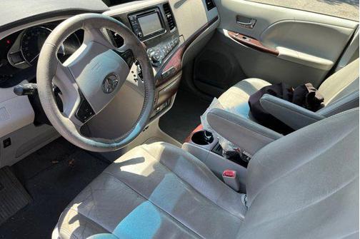 2013 Toyota Sienna XLE