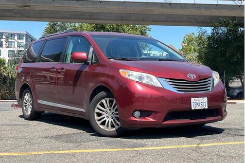 2013 Toyota Sienna XLE