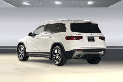 Polar White 2026 Mercedes-Benz GLB 250 Base