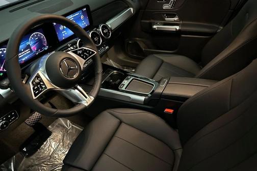 Polar White 2026 Mercedes-Benz GLB 250 Base
