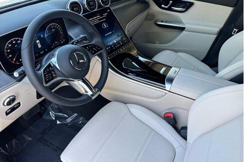 2025 Mercedes-Benz GLC 350e Base