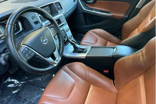 2017 Volvo S60 Inscription T5 Platinum