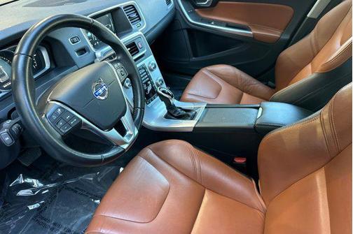 2017 Volvo S60 Inscription T5 Platinum