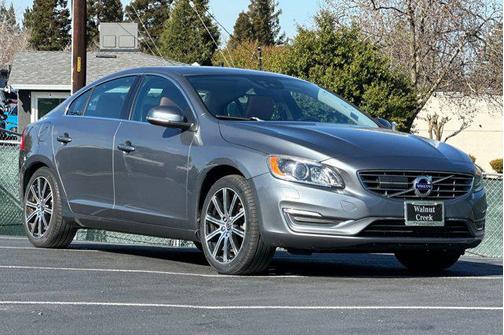 2017 Volvo S60 Inscription T5 Platinum