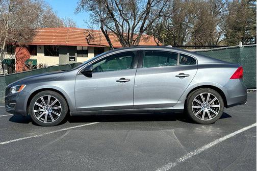 2017 Volvo S60 Inscription T5 Platinum