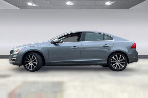 2017 Volvo S60 Inscription T5 Platinum