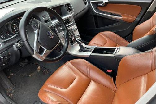 2017 Volvo S60 Inscription T5 Platinum