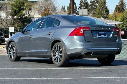 2017 Volvo S60 Inscription T5 Platinum