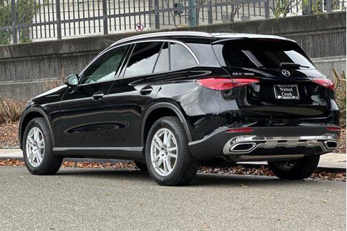 2025 Mercedes-Benz GLC 300 4MATIC