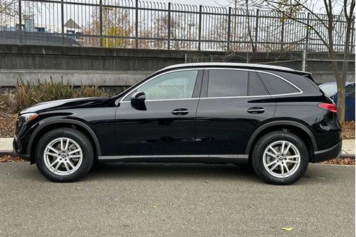 2025 Mercedes-Benz GLC 300 4MATIC