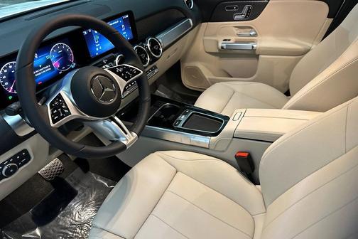Polar White 2026 Mercedes-Benz GLB 250 Base