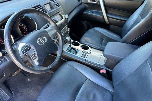 2012 Toyota Highlander SE