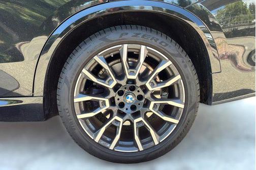 Black Sapphire Metallic 2024 BMW X5 M60i