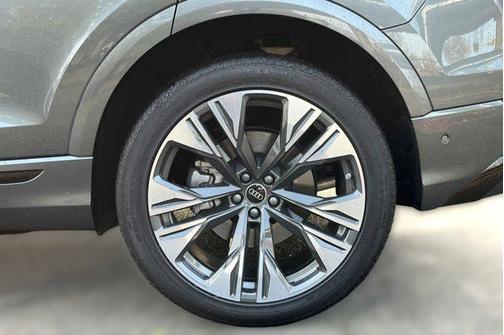 2025 Audi Q8 55 Premium Plus