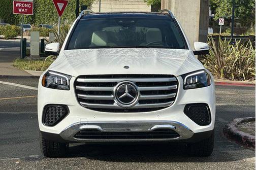 2025 Mercedes-Benz GLS 450 4MATIC