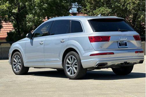 2019 Audi Q7 55 Premium Plus