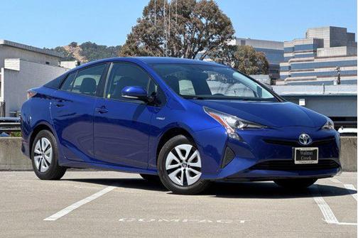 2016 Toyota Prius Four Touring