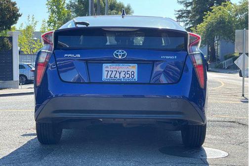 2016 Toyota Prius Four Touring
