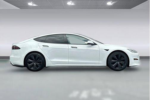 Pearl White Multi-Coat 2022 Tesla Model S Dual Motor All-Wheel Drive
