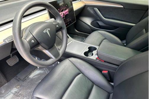 2022 Tesla Model 3 Standard Range