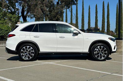 2025 Mercedes-Benz GLC 350e Base
