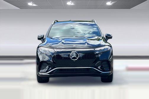 Black 2026 Mercedes-Benz EQS 400 400