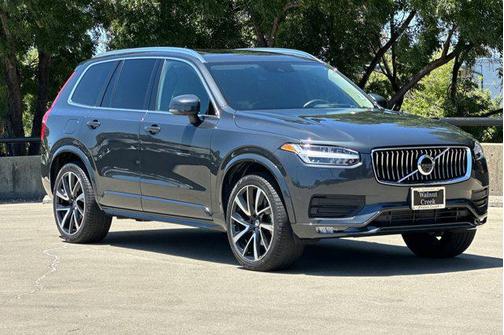 2021 Volvo XC90 T6 Momentum