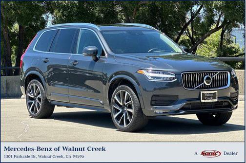 2021 Volvo XC90 T6 Momentum