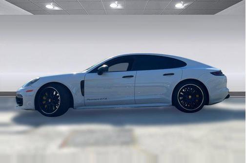 2019 Porsche Panamera GTS