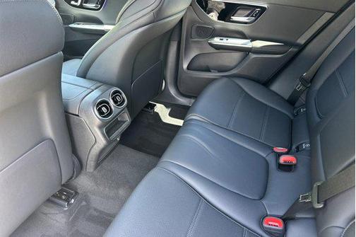 2025 Mercedes-Benz GLC 350e Base