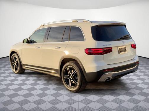 Polar White 2026 Mercedes-Benz GLB 250 Base