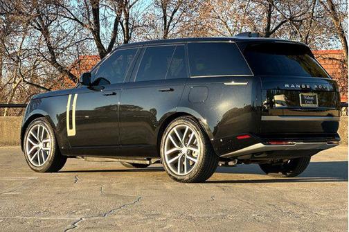 2025 Land Rover Range Rover P550e SE