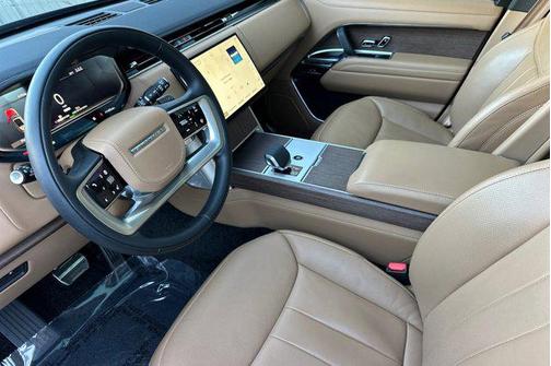 2025 Land Rover Range Rover P550e SE